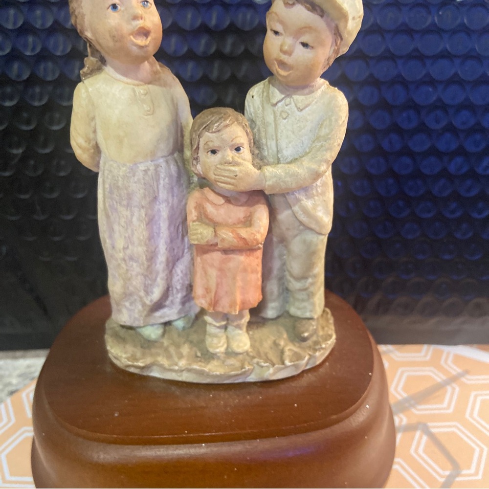 Charming Frances Hook musical  ceramic Figurine “don’t tell anyone”